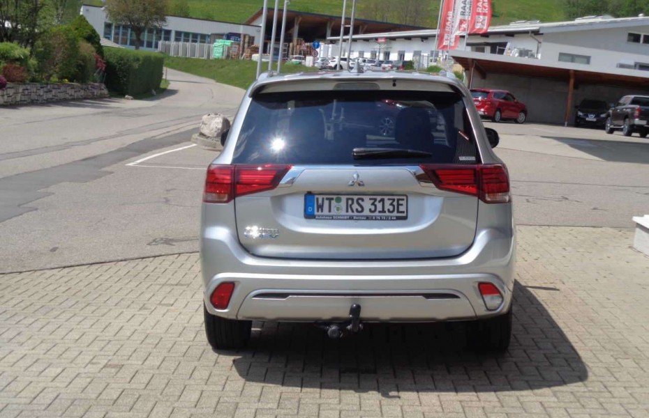 Mitsubishi Outlander Outlander Plug-in Hybrid BASIS 2.4 MIVEC 4WD