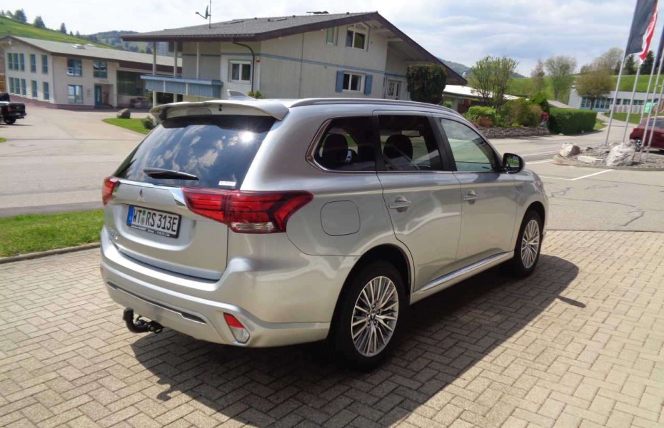 Mitsubishi Outlander Outlander Plug-in Hybrid BASIS 2.4 MIVEC 4WD