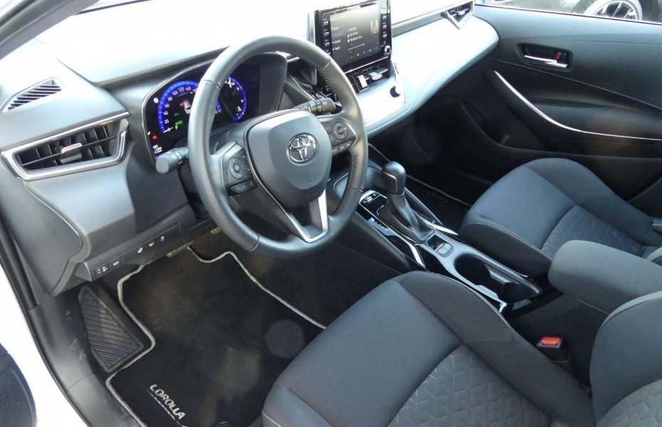 Toyota Corolla 1.8 Hybrid kombi Automat Navi,LED AdTemp Kam