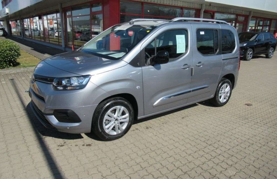 Toyota ProAce City Verso 1.2 Turbo L1 Team Deutschland