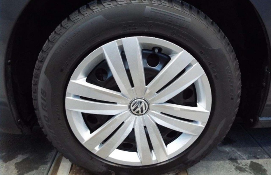 Volkswagen Touran 2.0 TDI Comfortline PANO+AHK+KAMERA+ERGO+NAVI+LED