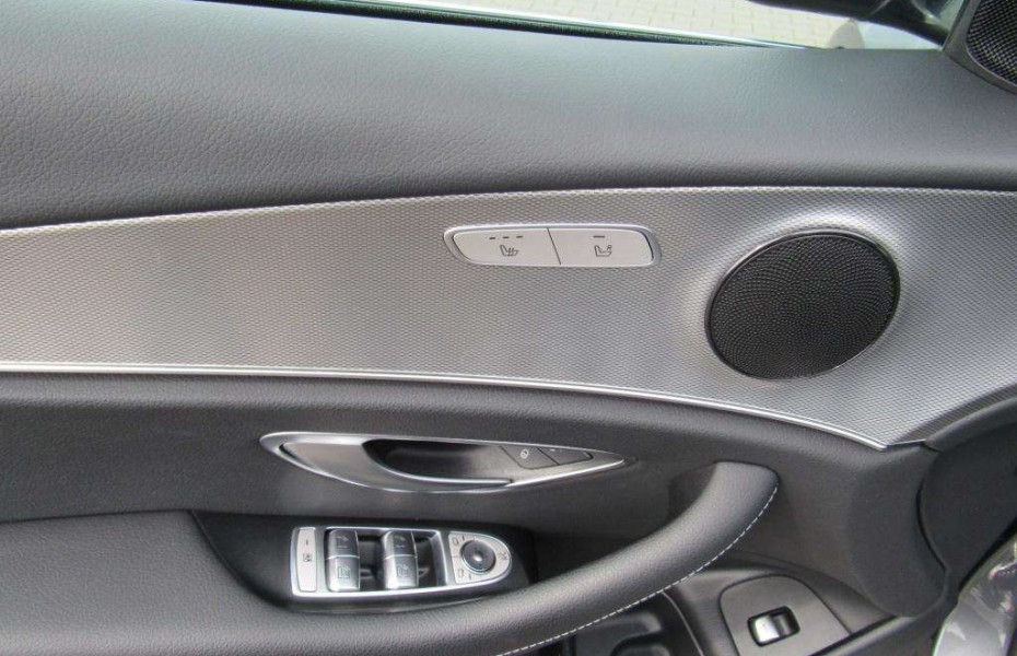 Mercedes-Benz Třídy E 220d T AMG+COMAND+Spur-P.+LED+Kamera+PDC+ SHZ