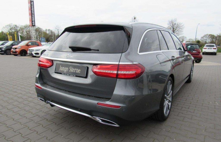Mercedes-Benz Třídy E 220d T AMG+COMAND+Spur-P.+LED+Kamera+PDC+ SHZ
