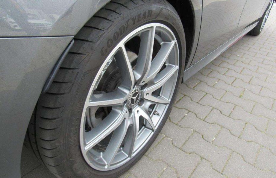 Mercedes-Benz Třídy E 220d T AMG+COMAND+Spur-P.+LED+Kamera+PDC+ SHZ