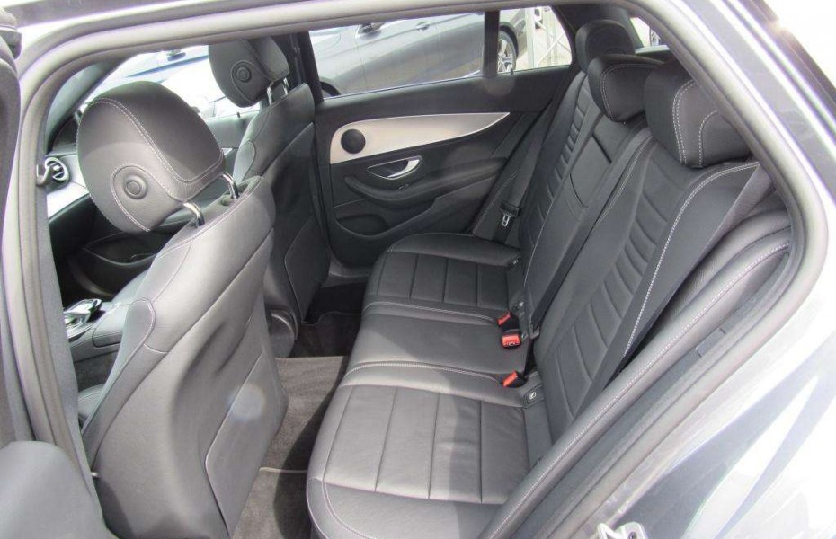 Mercedes-Benz Třídy E 220d T AMG+COMAND+Spur-P.+LED+Kamera+PDC+ SHZ