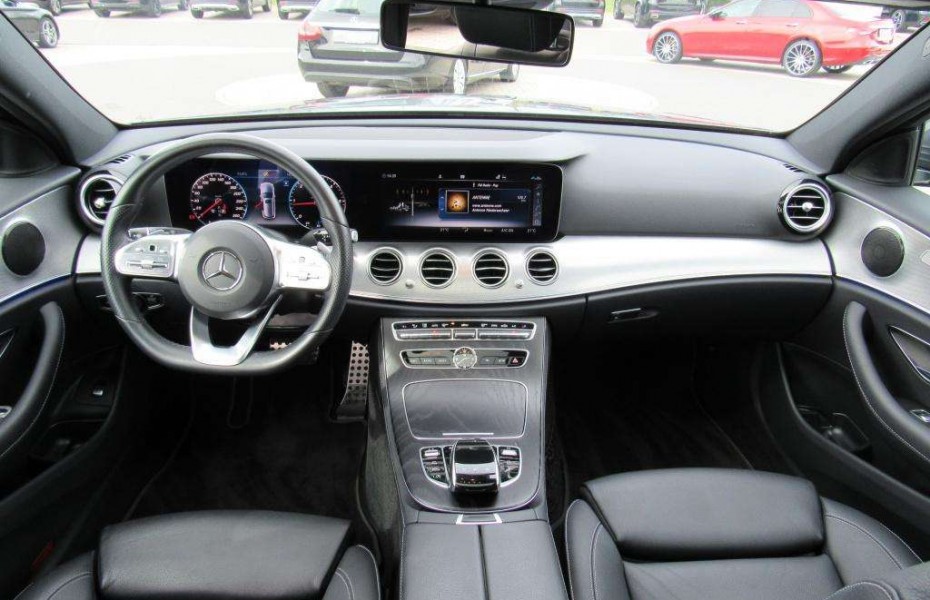 Mercedes-Benz Třídy E 220d T AMG+COMAND+Spur-P.+LED+Kamera+PDC+ SHZ