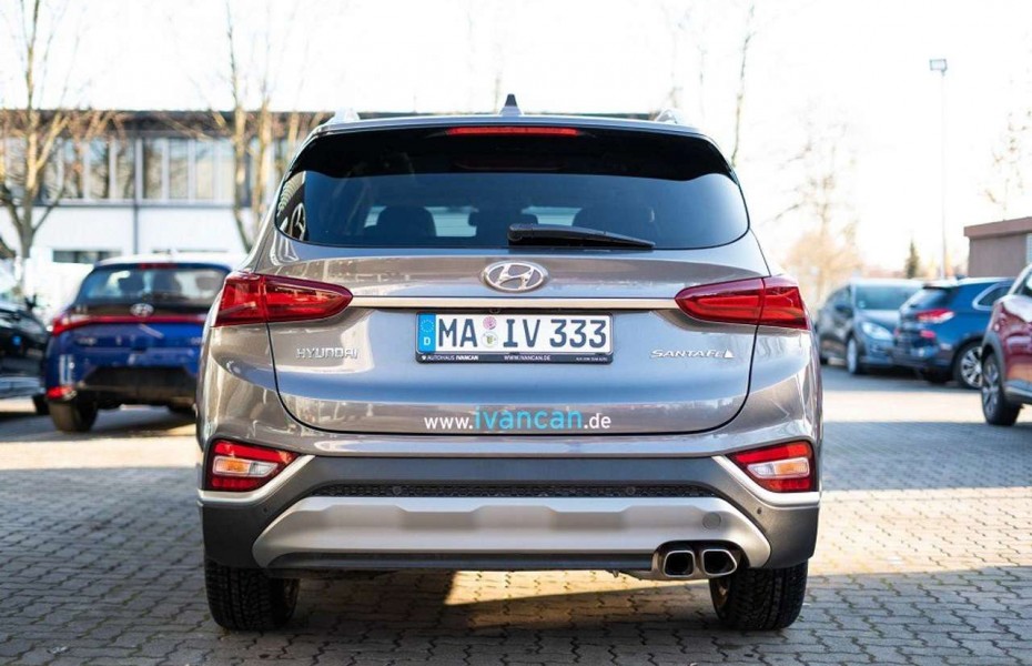 Hyundai Santa Fe 2.2d Aut Premium Pano HeadUp AdTemp LED Apple