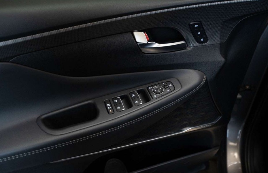 Hyundai Santa Fe 2.2d Aut Premium Pano HeadUp AdTemp LED Apple