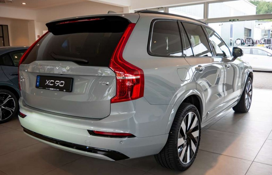 Volvo XC90 T8 Plus Dark Recharge AWD PANO LED ACC