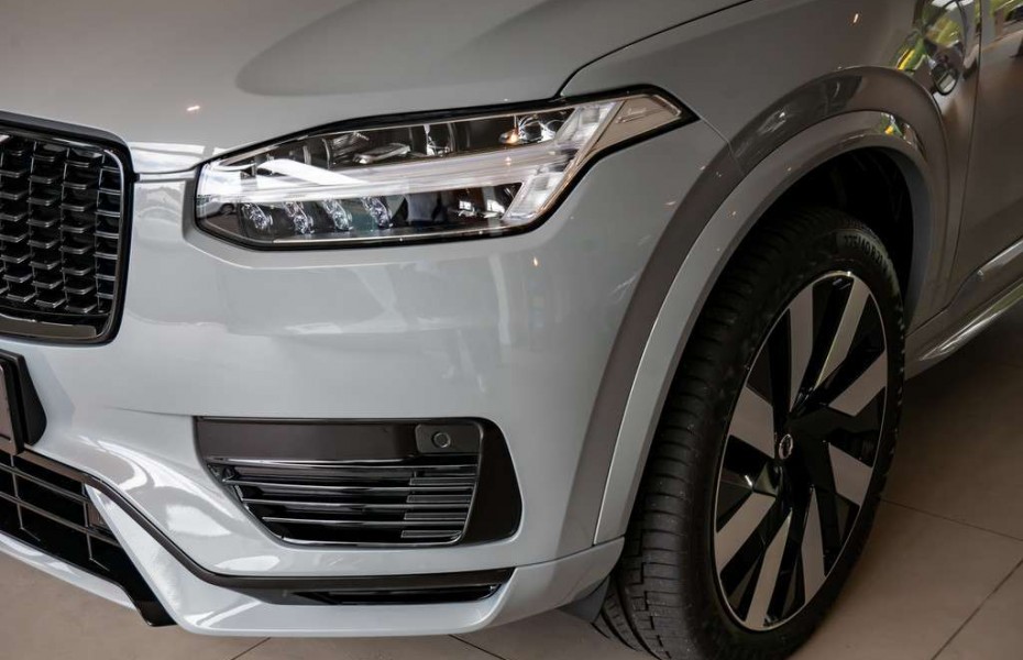 Volvo XC90 T8 Plus Dark Recharge AWD PANO LED ACC