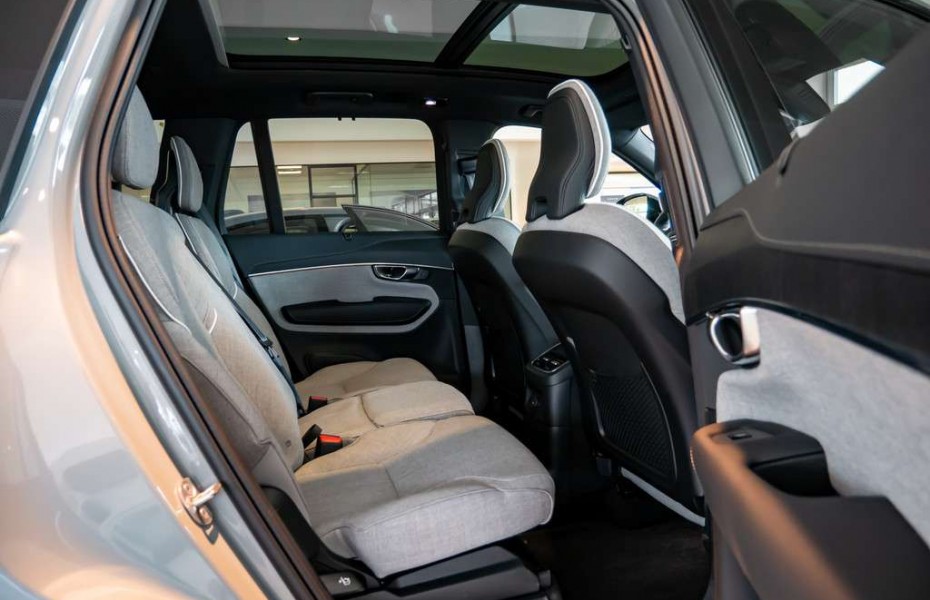 Volvo XC90 T8 Plus Dark Recharge AWD PANO LED ACC