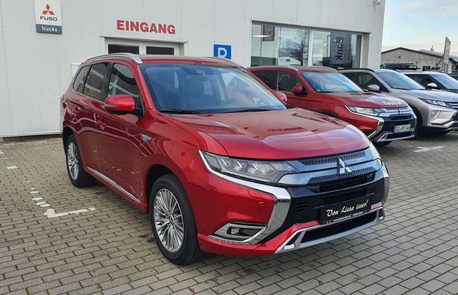 Mitsubishi Outlander PLUS FA-Paket 2.4 4WD DAB+ / LED