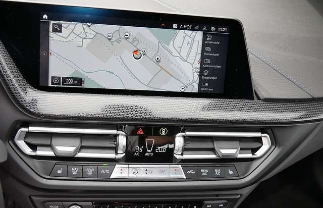 BMW Řada 1 Mi xDrive KLIMA PDC SHZ LEDER NAVI LED HUD