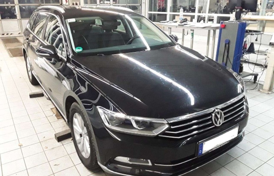 Volkswagen Passat Variant 2.0TDI DSG Highline NAVI+LED+ACC+KAMERA+++