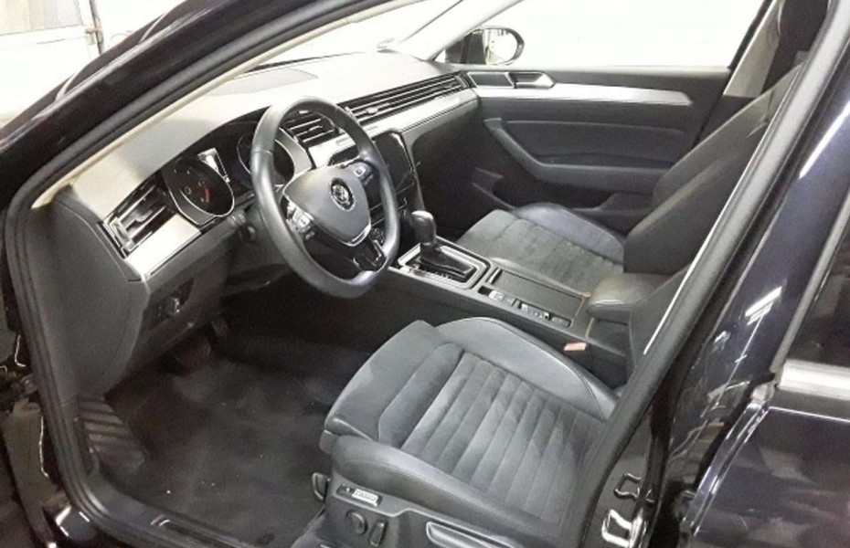 Volkswagen Passat Variant 2.0TDI DSG Highline NAVI+LED+ACC+KAMERA+++