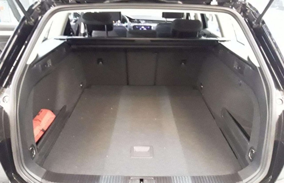 Volkswagen Passat Variant 2.0TDI DSG Highline NAVI+LED+ACC+KAMERA+++