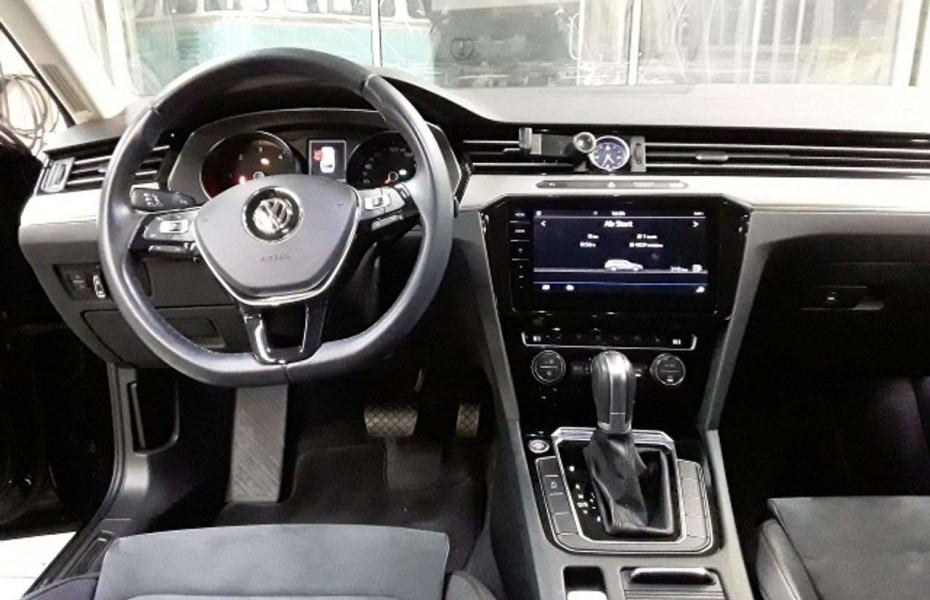 Volkswagen Passat Variant 2.0TDI DSG Highline NAVI+LED+ACC+KAMERA+++
