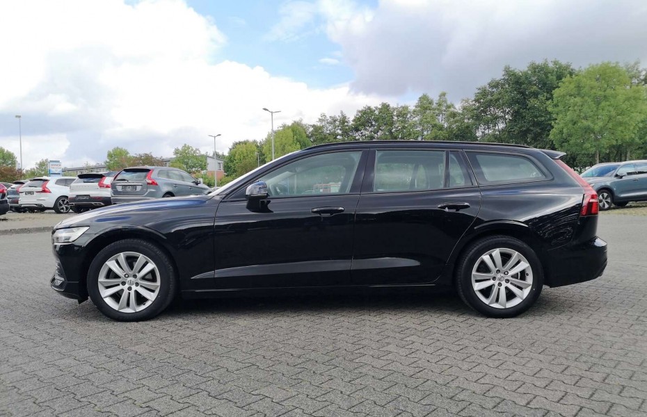 Volvo V60 D4 Autom. Momentum +PANO+LEDER+CAM+LED+NAVI+  SHD