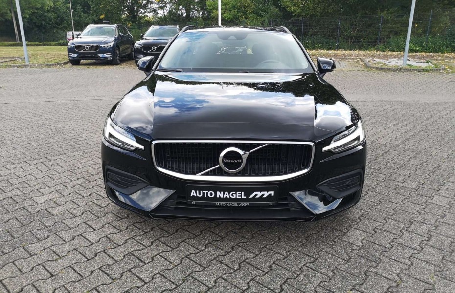 Volvo V60 D4 Autom. Momentum +PANO+LEDER+CAM+LED+NAVI+  SHD