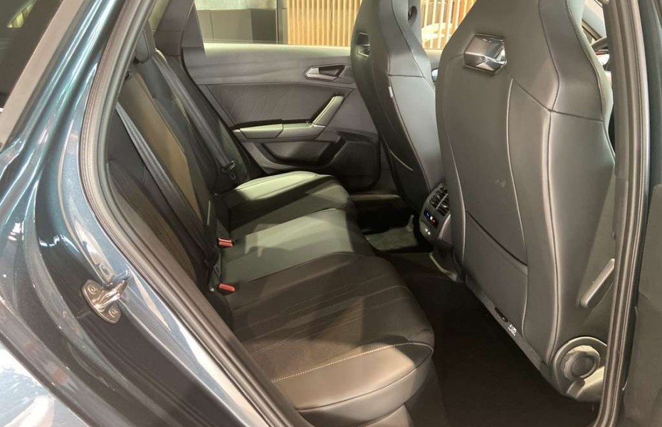 SEAT Leon 2.0 TSI DSG 4Drive PanoDa+AHK+LED