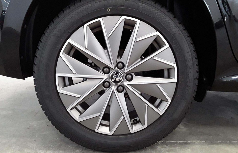 Škoda Kamiq Clever 1.0 TSI  LED NAVI PDC SHZ GRA LANE