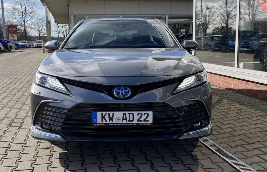 Toyota Camry 2.5 VVTi  Luxury