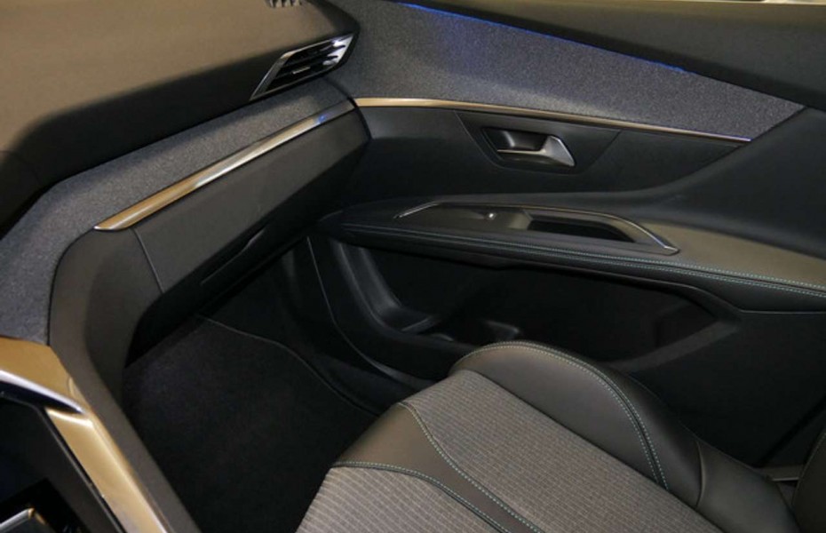 Peugeot 5008 Allure Pack PureTech 130 EAT8