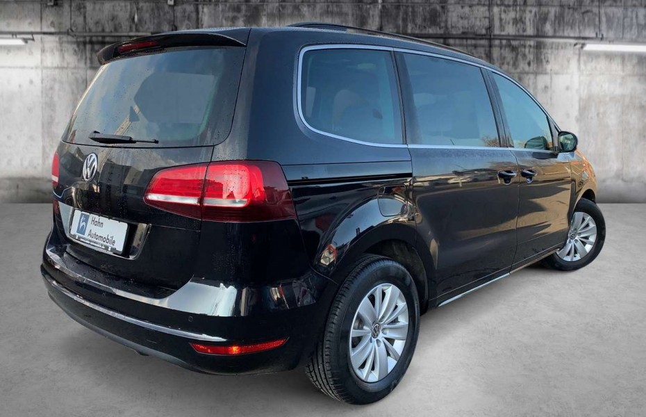 Volkswagen Sharan Comfortline 2.0TDI 7-Sitzer ACC Pano Navi