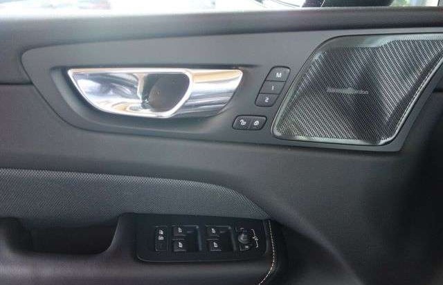 Volvo XC60 T5 Geartronic R-Design +ACC +Head-up