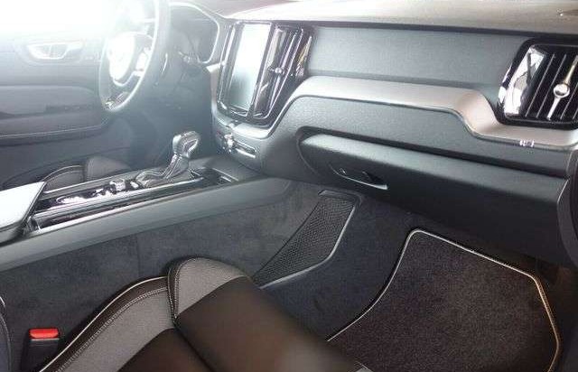 Volvo XC60 T5 Geartronic R-Design +ACC +Head-up