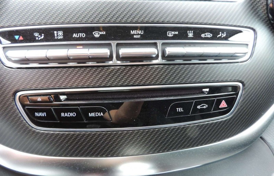 Mercedes-Benz Třídy V V300 d EDITION 4M lang AMG Pano LED StHz Comand
