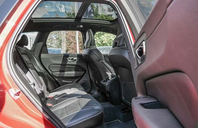 Volvo XC60 D5 R Design AWD Geartronic EURO6d-T Navi ACC BLIS
