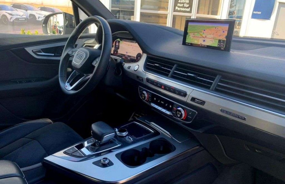 Audi Q7 50 TDI S line BOSE M-HYBRID 21' AHK TV StandHz