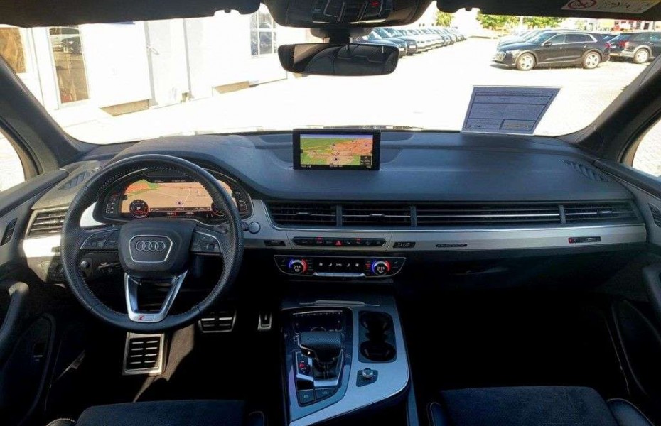 Audi Q7 50 TDI S line BOSE M-HYBRID 21' AHK TV StandHz