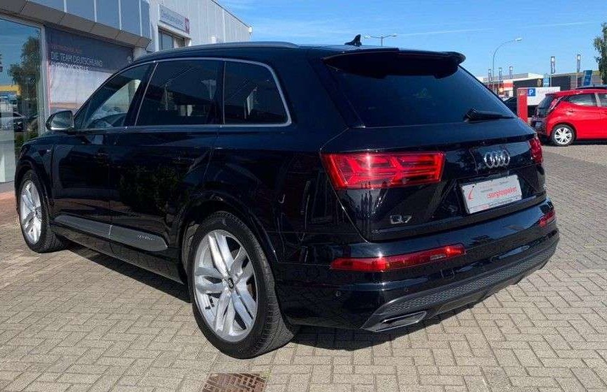 Audi Q7 50 TDI S line BOSE M-HYBRID 21' AHK TV StandHz