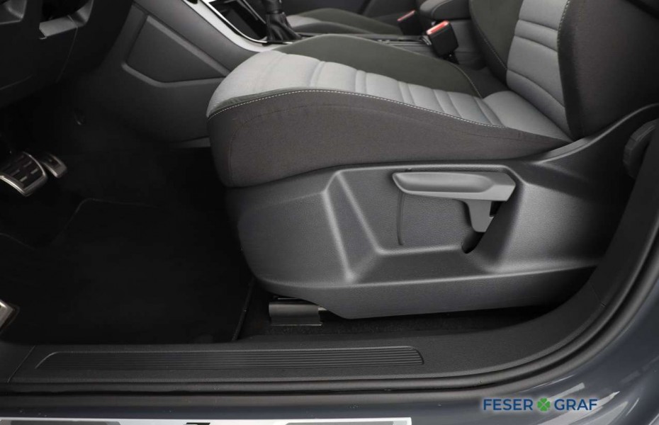 Volkswagen Touran 2.0 TDI R-Line Highline DSG AHK Schiebedach