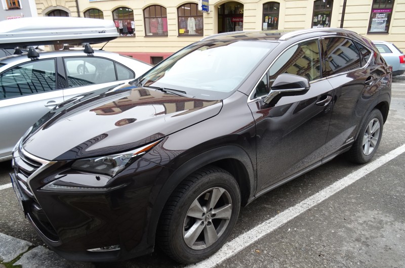 Lexus NX 300 - Zpětný úvěr