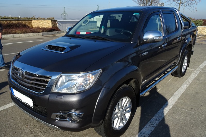 Toyota Hilux 3.0D Double Cab Sol